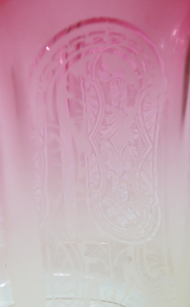 Lot 70 A glass oil lamp shade