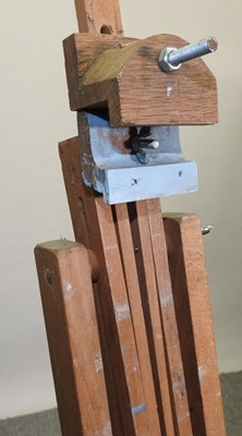 Lot 101 - A wooden artist's easel