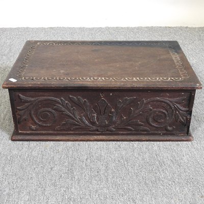 Lot 515 - An oak Bible box
