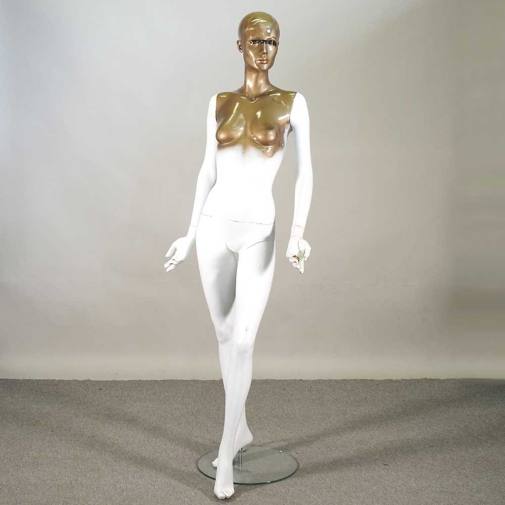 Lot 422 - A shop dummy