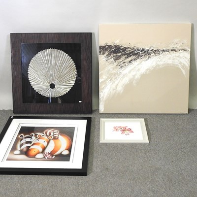 Lot 654 - A collection of pictures and prints