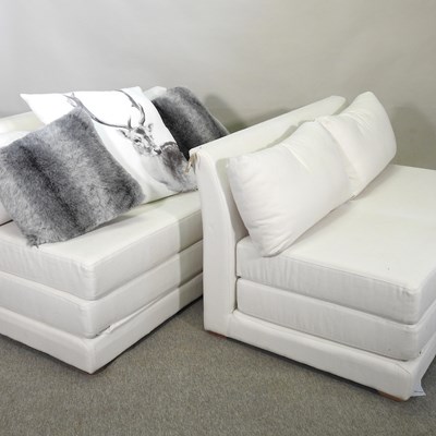 Lot 656 - A pair of sofas