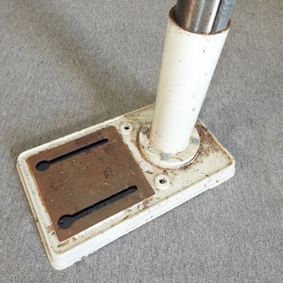 Lot 329 - A pillar drill