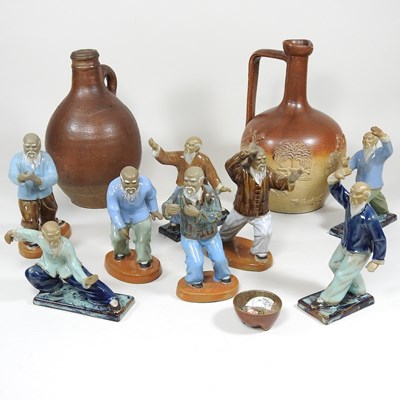 Lot 132 - A collection of pottery
