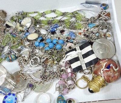 Lot 115 - A collection of silver, gem set and costume jewellery