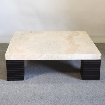 Lot 569 - A coffee table