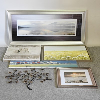 Lot 472 - A collection of pictures and prints