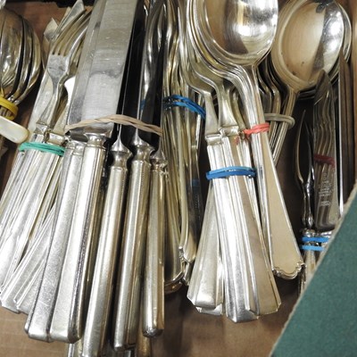 Lot 179 - A canteen of cutlery