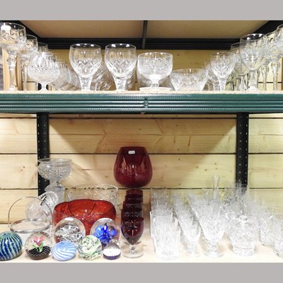 Lot 164 - A collection of crystal and glass