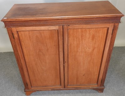 Lot 518 - An Edwardian mahogany cabinet