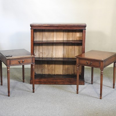 Lot 561 - A pair of bedside tables