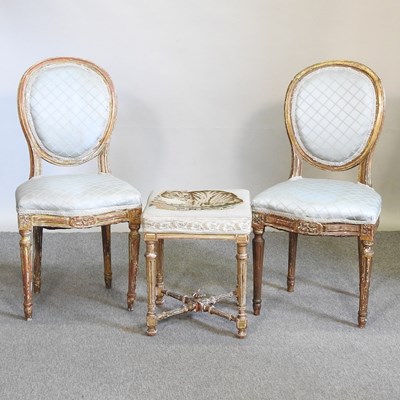 Lot 421 - A pair of chairs and a stool