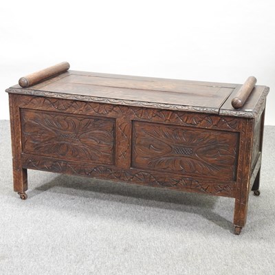 Lot 423 - An early 20th century oak window seat