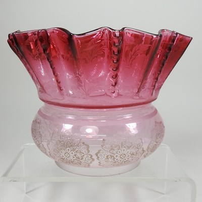 Lot 248 - A pink glass oil lamp shade