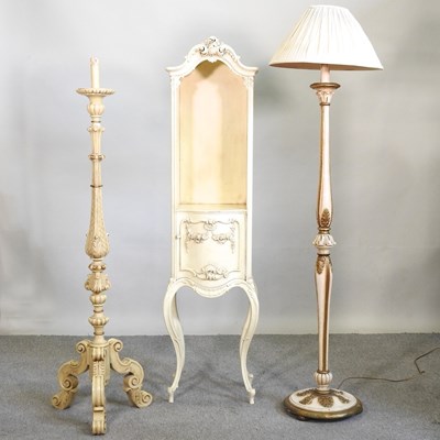 Lot 456 - A cream painted cabinet