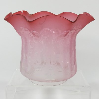 Lot 41 - A pink oil lamp shade