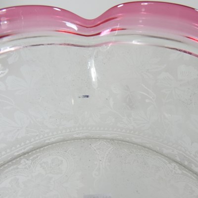 Lot 76 - A clear and pink oil lamp shade