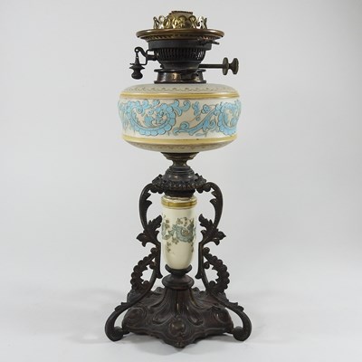 Lot 100 - A Doulton style oil lamp base