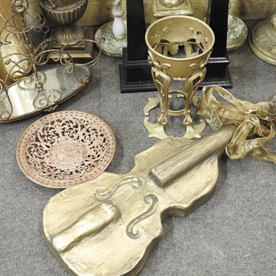 Lot 136 - A collection of decorative gilt painted items