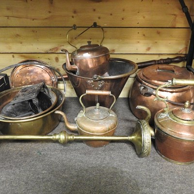 Lot 157 - A collection of copper items