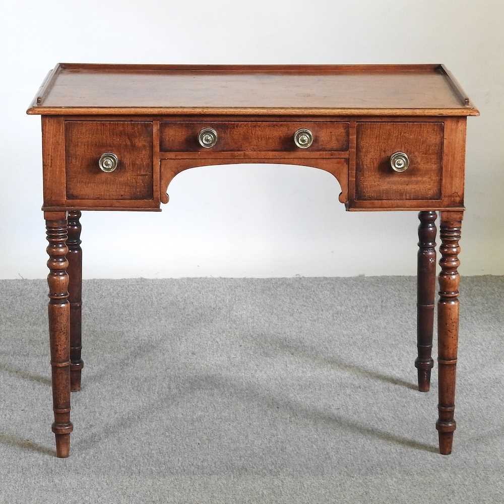 Lot 406 - A Regency mahogany washstand