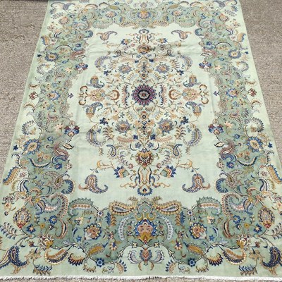 Lot 311 - An early 20th century Persian carpet