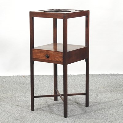 Lot 502 - A small George III night washstand