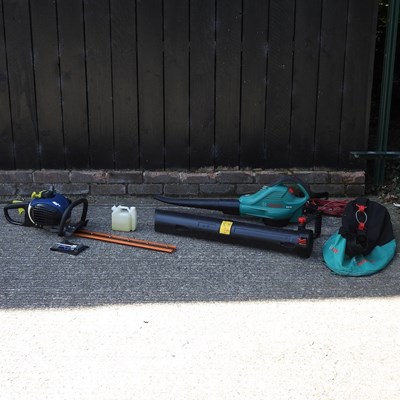 Lot 447 - A leaf blower and hedge cutter