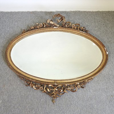 Lot 126 - A gilt framed wall mirror