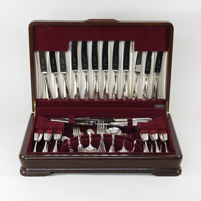 Lot 59 - A canteen of cutlery