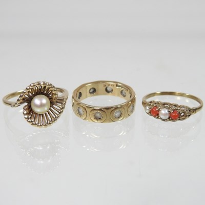 Lot 249 - Two 9 carat gold rings