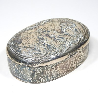 Lot 287 - A Dutch silver box