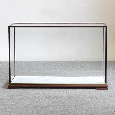 Lot 530 - A glass table top display case