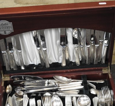 Lot 64 - A canteen of cutlery