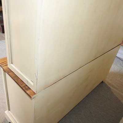 Lot 345 - A modern cream painted dresser