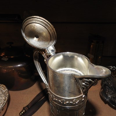 Lot 186 - A collection of metal wares, to include a miner's lamp