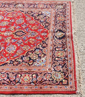 Lot 521 - A Kashan rug