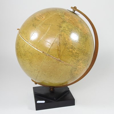 Lot 648 - A Philips Challenge globe