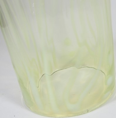 Lot 10 - A vaseline glass oil lamp shade