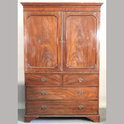 Lot 746 - A 19th century linen press