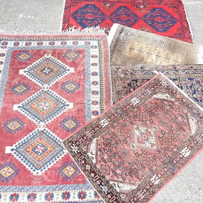 Lot 733 - A collection of rugs