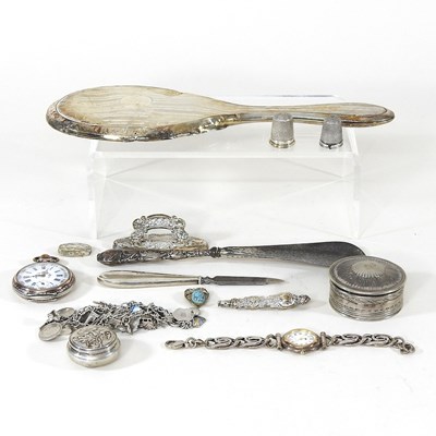 Lot 560 - A collection of silver