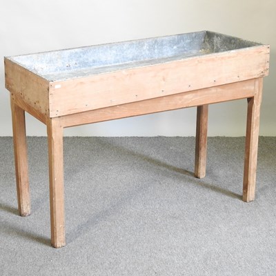 Lot 700 - A pine sink