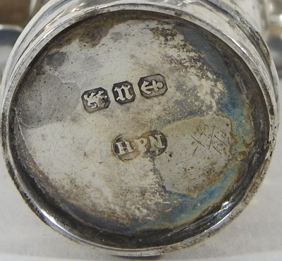Lot 117 - A collection of silver