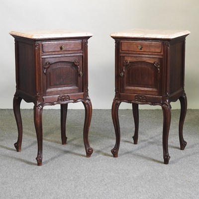 Lot 302 - A pair of pot cupboards