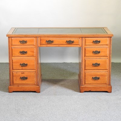 Lot 201 - An Edwardian desk