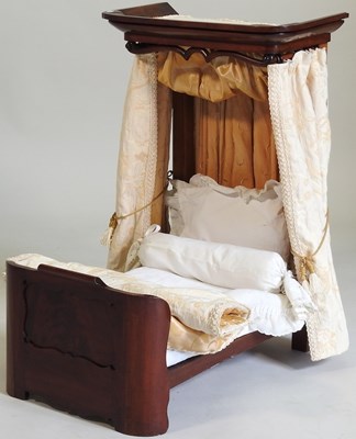 Lot 113 - A miniature bed