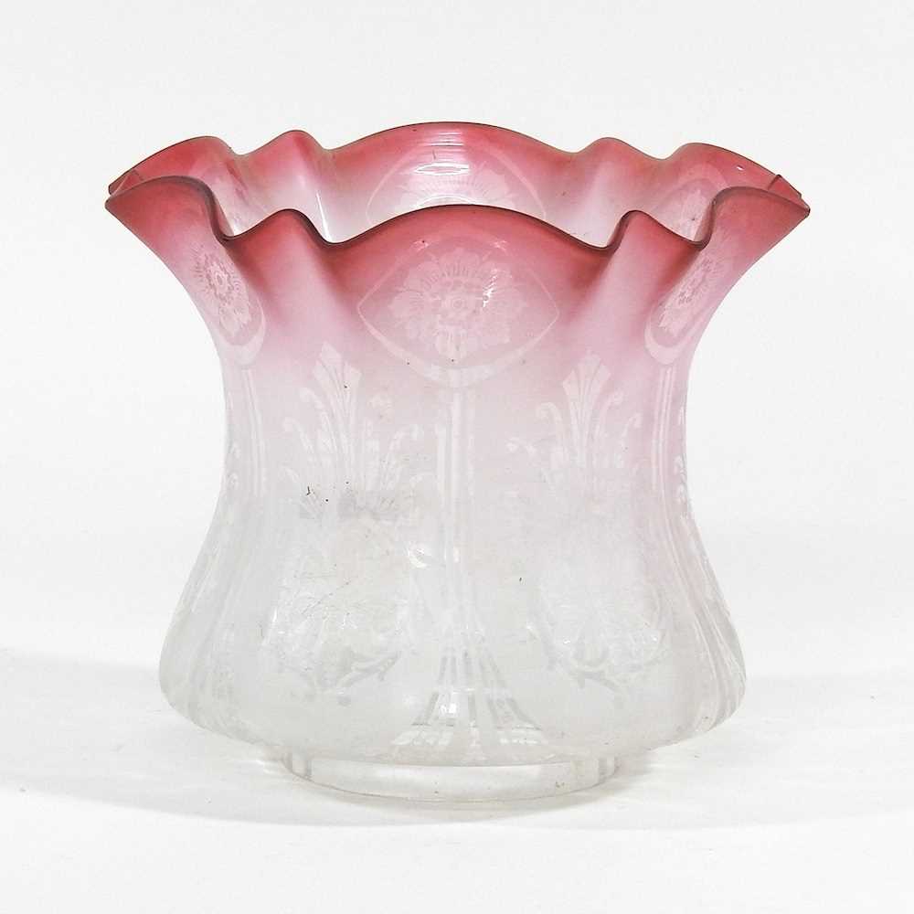 Lot 128 - An oil lamp shade