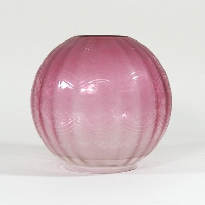 Lot 230 - A pink glass oil lamp shade