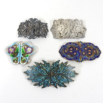 Lot 68 - A collection of belt buckles